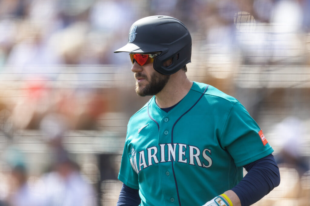 Mariners Add Patrick Wisdom, Designate Blas Castaño for Assignment