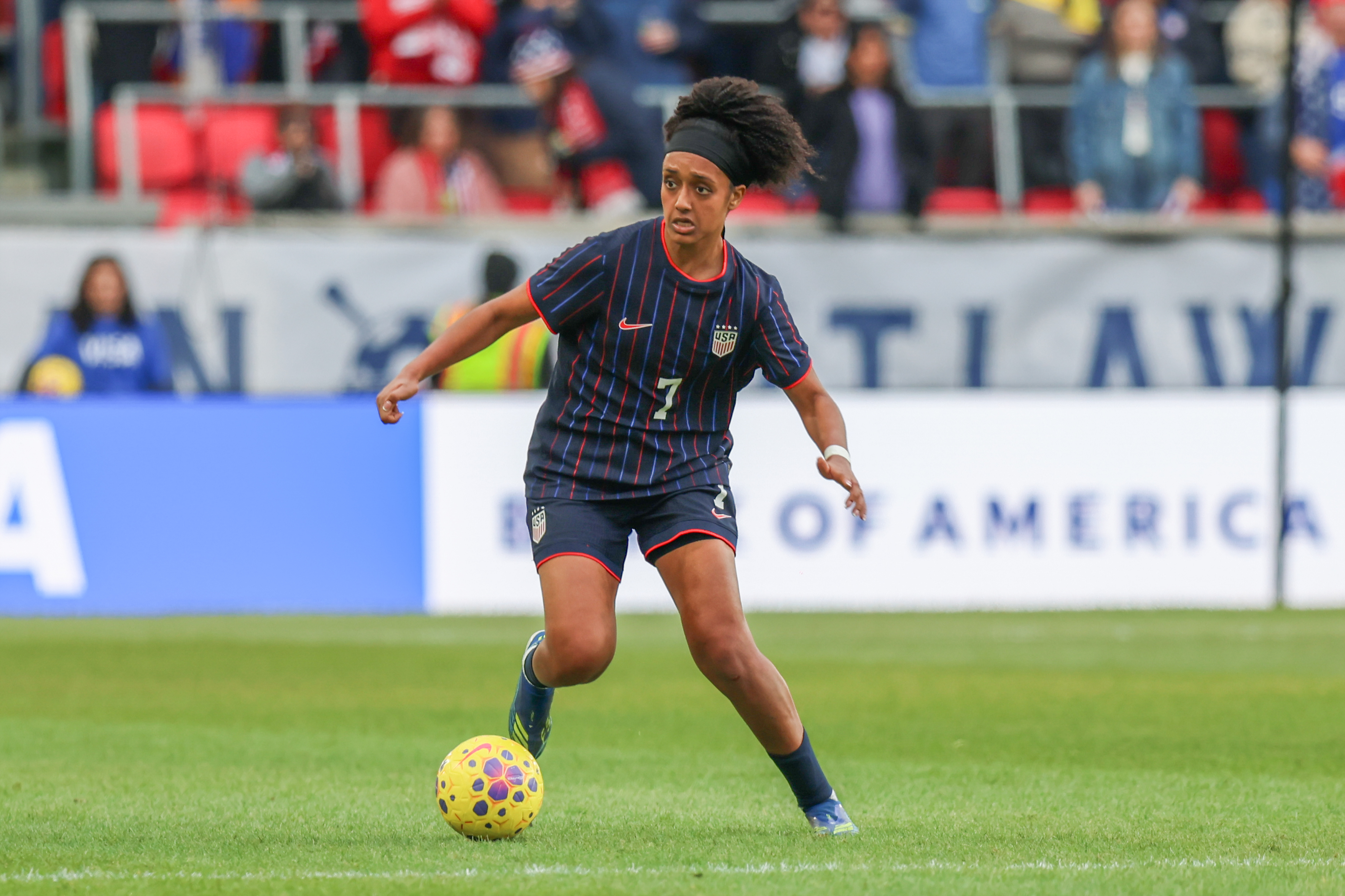 USWNT Defeats Japan 2-1 in First Match Behind Lavelle, Heaps