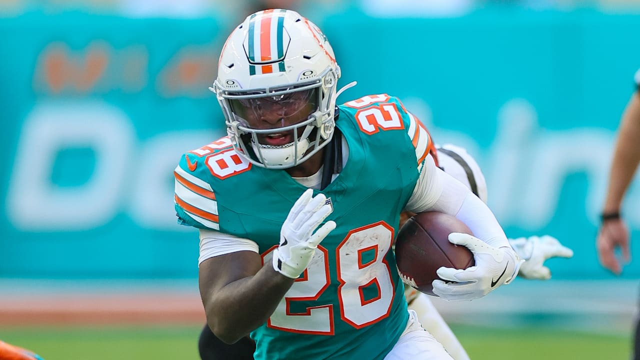 Dolphins RB De'Von Achane Absent From Offseason Program Amid Contract Talks