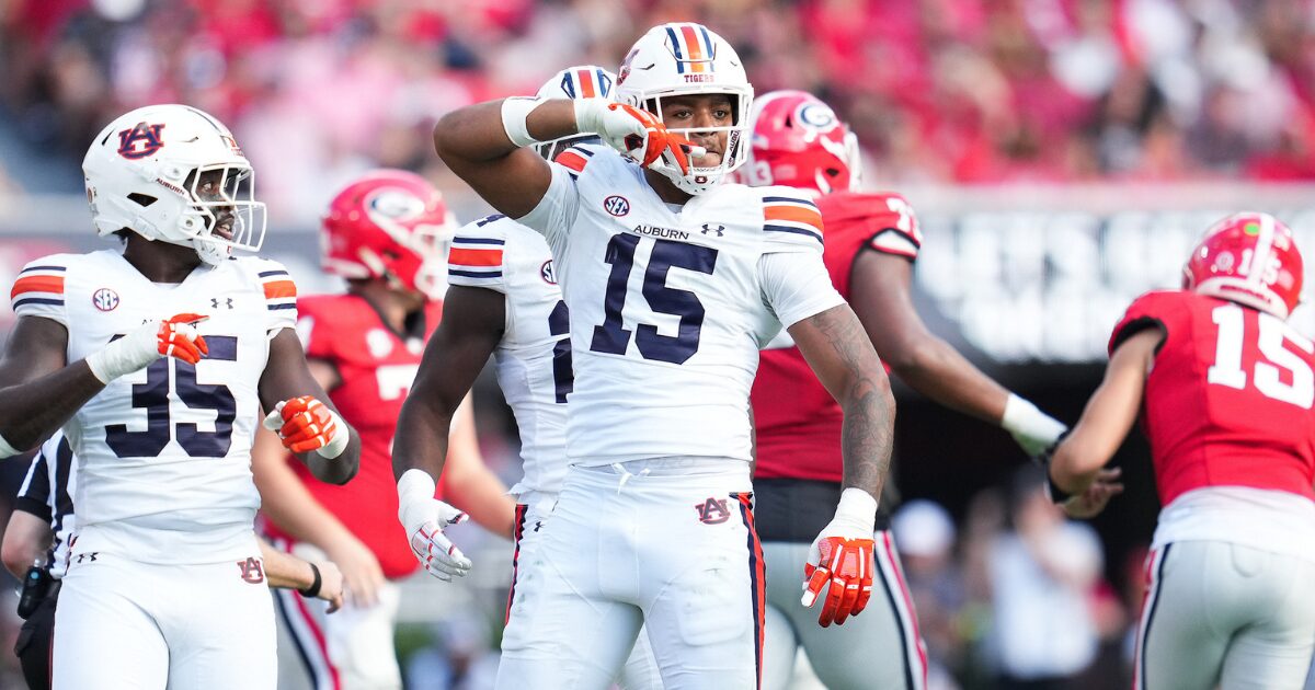 Image 2 for Malachi Lawrence Emerges as NFL Draft's Rising Edge Rusher