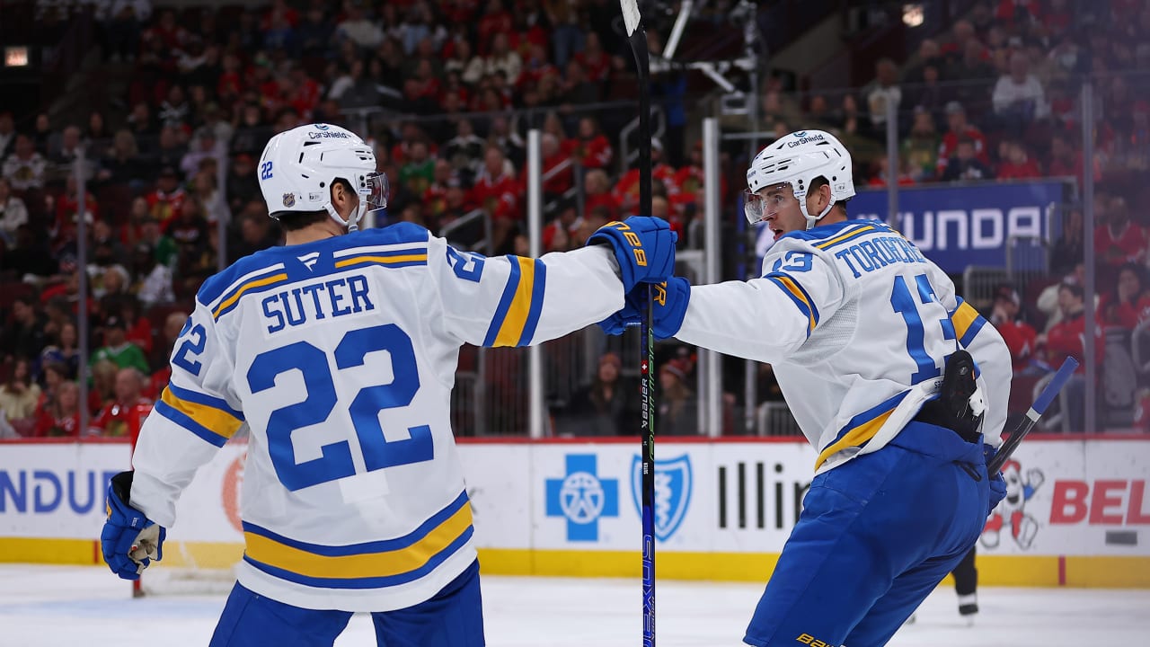 Blues Rally in 2nd to Beat Blackhawks 5-3, St. Louis Eliminated from Playoffs