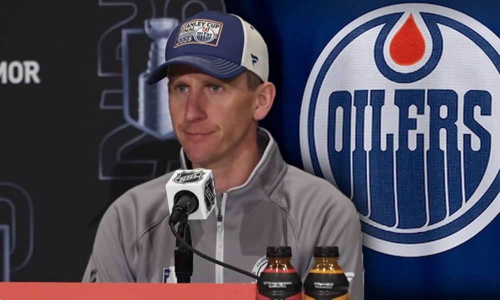 Kris Knoblauch Weighs Return to NHL Coaching Amid Open Jobs in Vancouver, Toronto, and LA