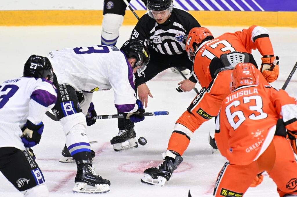 Image 2 for Steelers Roll to 6-0 Shutout, Greenfield Breaks Record in Final Berth